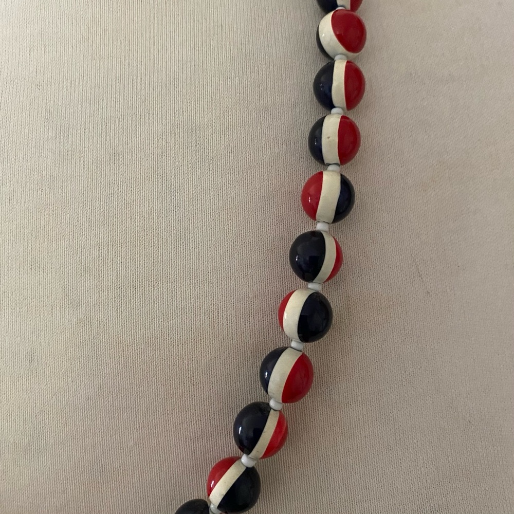 Vintage 1960s Red White & Blue Bead Necklace - Picture 9 of 12